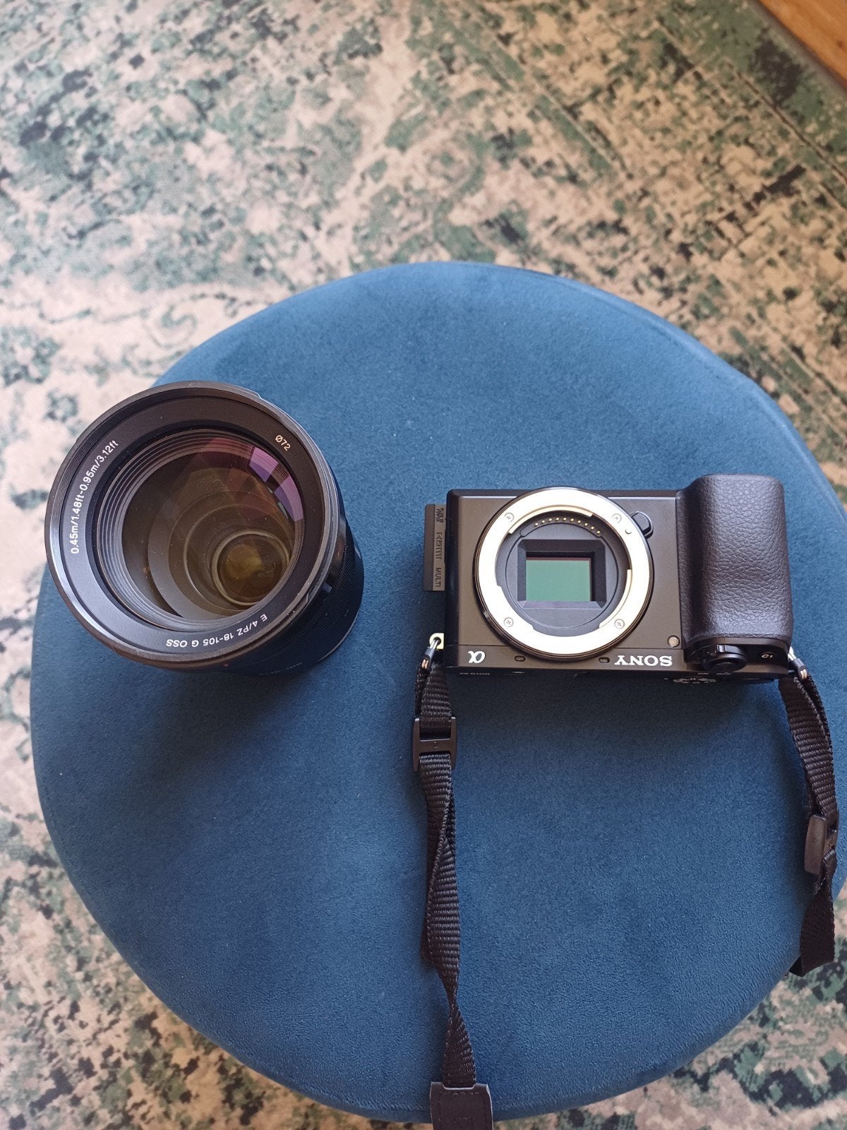 Sony α 6100 + Sony α E PZ 18-105 mm F4 g oss, Enlèvement, Chargeur, Sony
