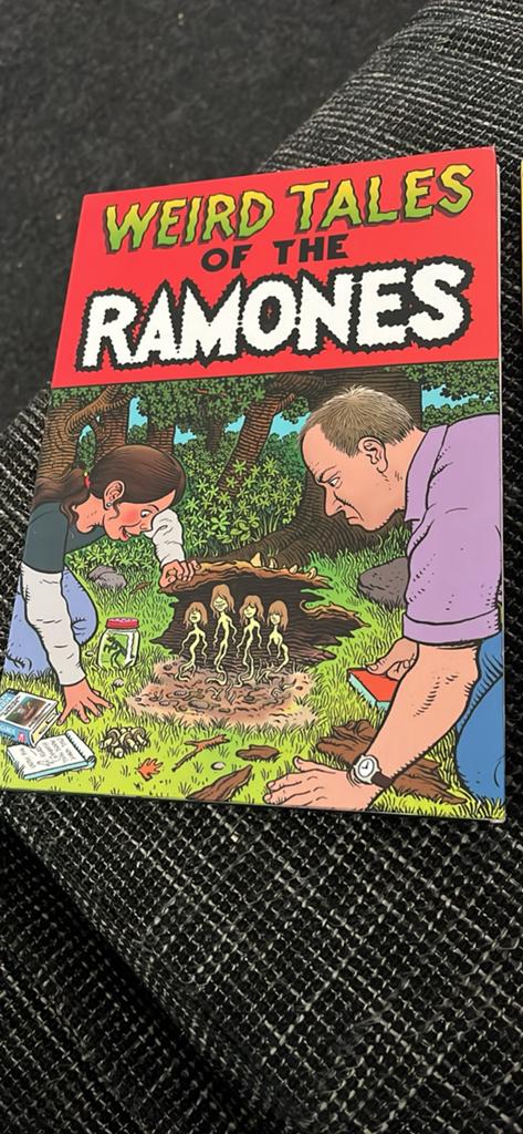 Weird tales of the Ramones 3cd/1dvd set pmus boek, Cd's en Dvd's, Vinyl | Rock, Zo goed als nieuw, Boxset, Inclusief boekje, Poprock