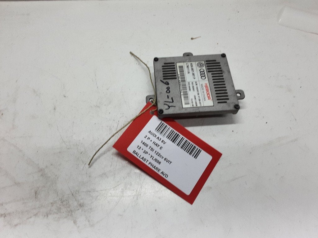 BALLAST DE PHARE XENON DROIT A3 (8V1 / 8VK) (4GO907397P), Mevr. I. Hauben, Audi, Utilisé, Rue de l'Espoir 34 34
4030  GRIVEGNÉE, BE