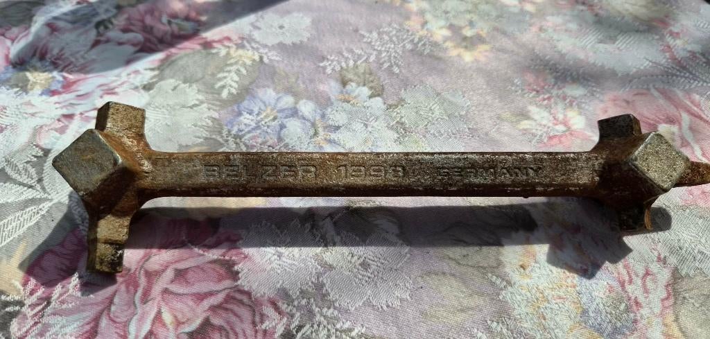Belzer olieaftapplugsleutel 1998 vintage carterplugsleutel, Envoi, Utilisé