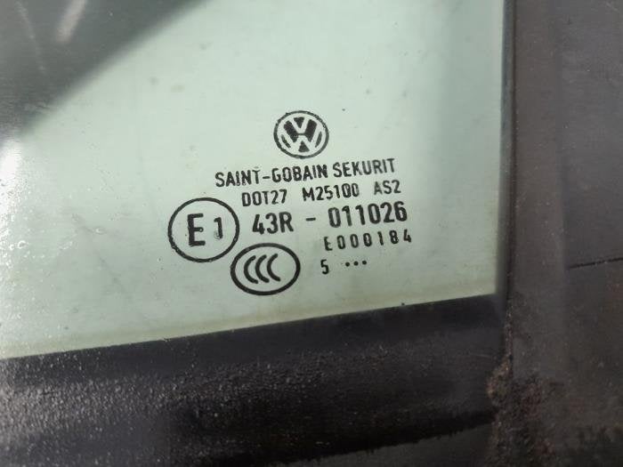 Vitre triangulaire avant gauche d'un Volkswagen Passat, Volkswagen, -, 3 mois de garantie, Utilisé
