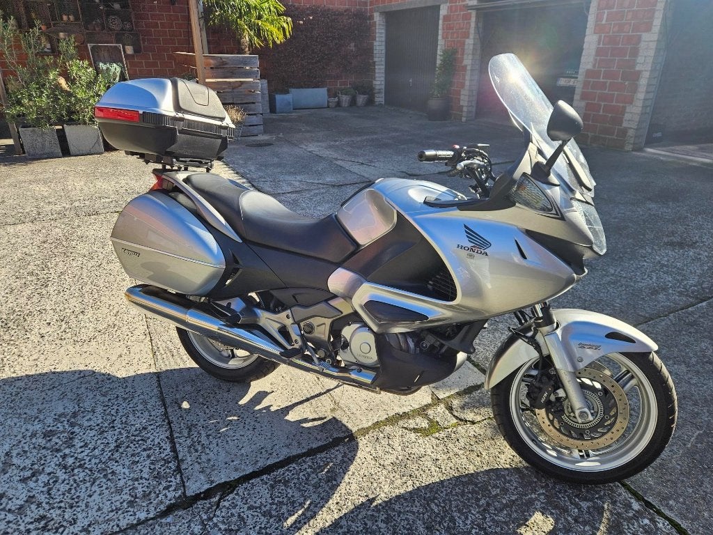 Honda Deauville 700, Motoren, 2 cilinders, Gebruikt, Particulier, Meer dan 35 kW