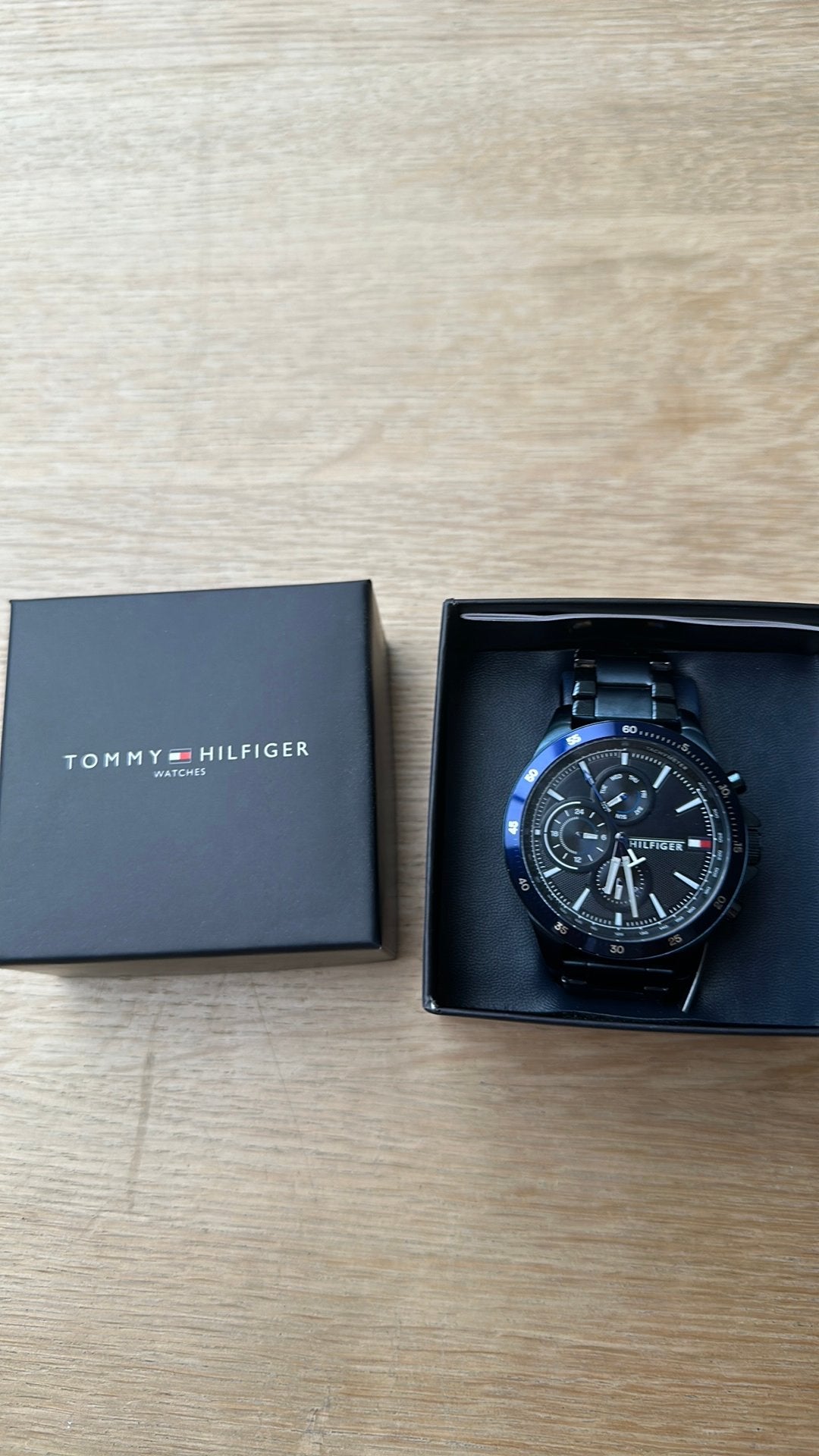 Horloge thommy hilfiger, Autres marques, Acier, Enlèvement, Acier