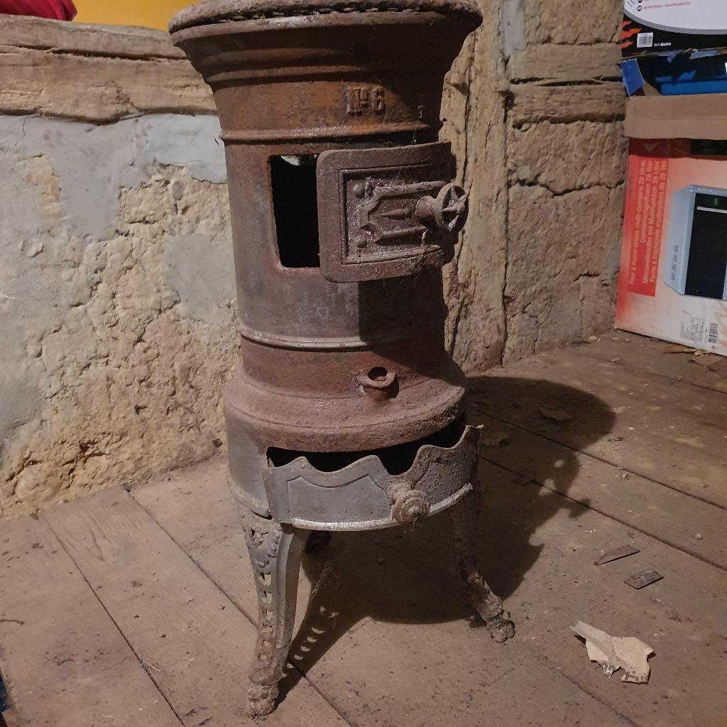 Très anciens poeles à bois et à charbon, ronds, en fonte, Antiquités & Art, Antiquités | Accessoires de maison, Enlèvement