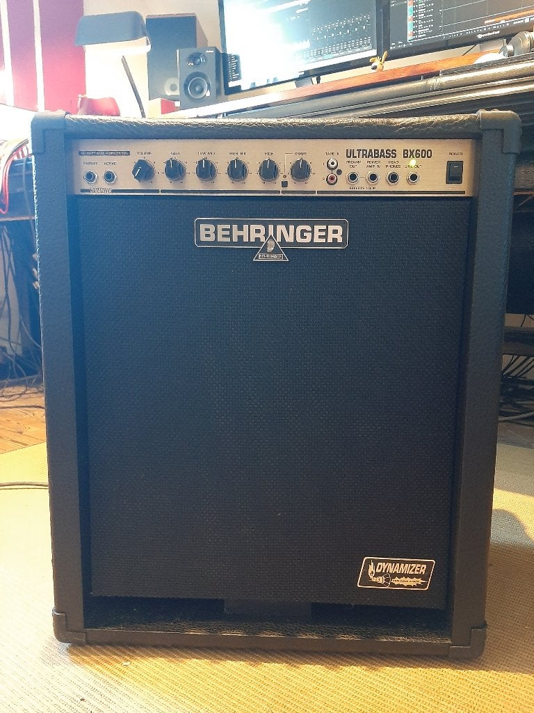 Behringer Ultrabass BX600, Enlèvement, Utilisé, Guitare basse, 50 à 100 watts