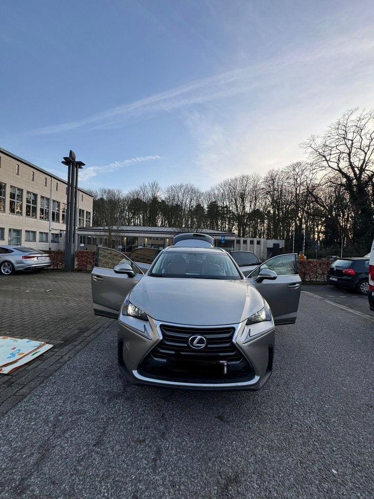 Lexus NX300H, Autos, Lexus, Particulier, NX, Bluetooth, Essence, Euro 6, SUV ou Tout-terrain, 5 portes, Automatique, Cuir, Carnet d'entretien