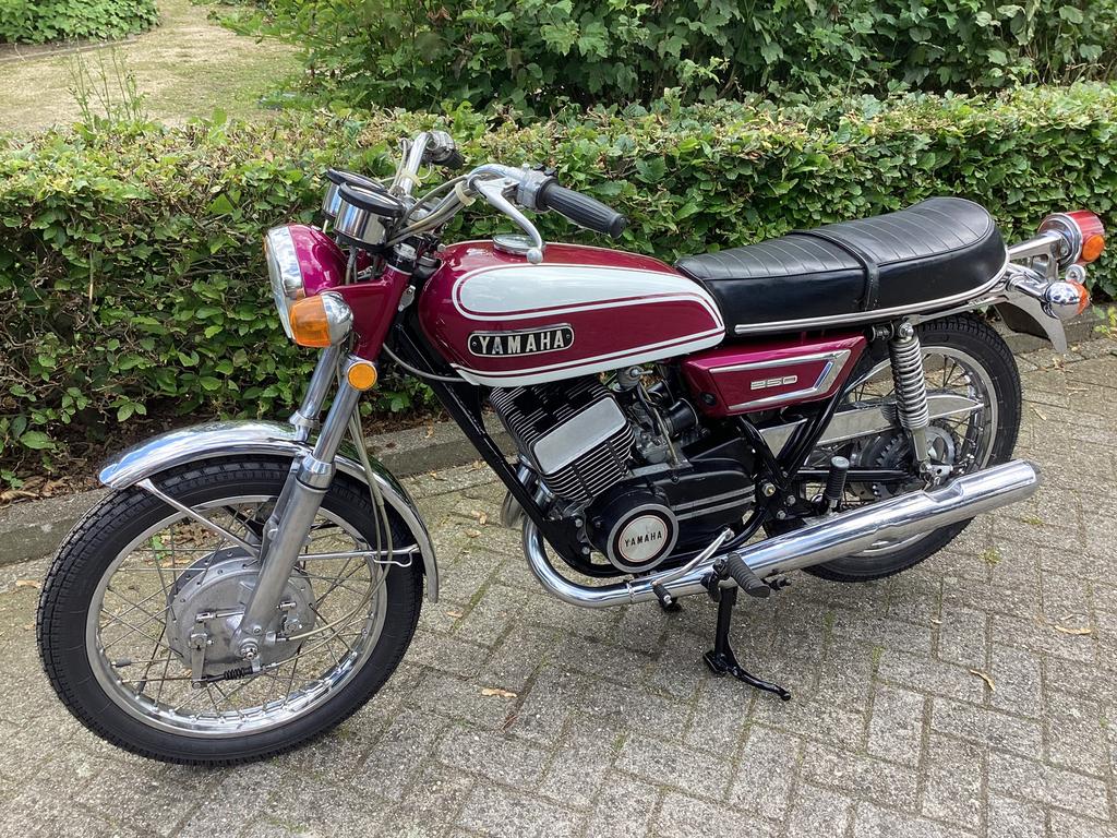 1972 Yamaha DS7 gerestaureerd. Weinig gelopen, 2 cilinders, 250 cc