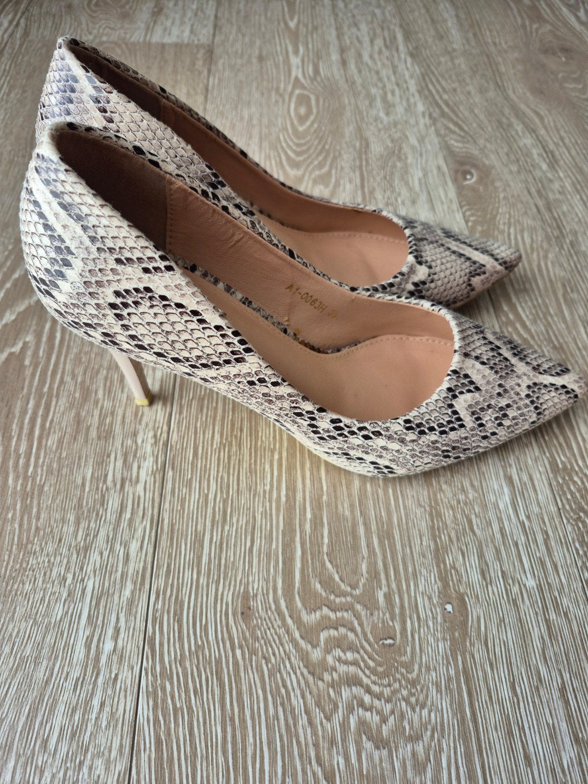 Pumps Bellucci python look maat 39, Pumps, Overige kleuren, Ophalen of Verzenden, Zo goed als nieuw