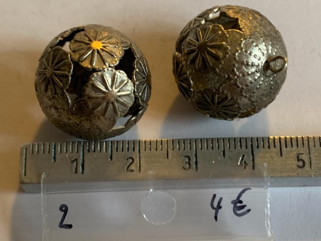 2 metalen kralen, Enlèvement ou Envoi, Neuf, Perle