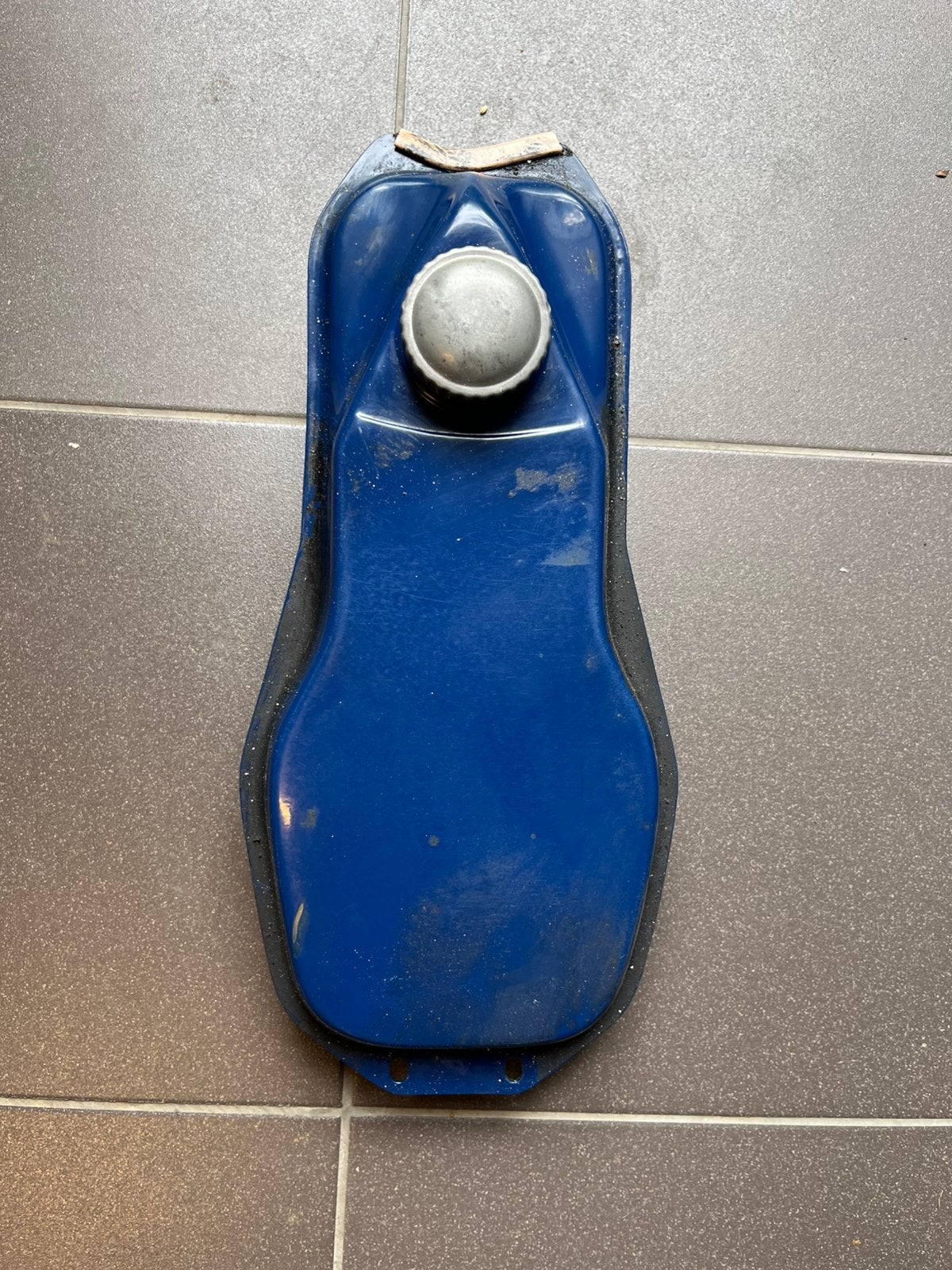 Benzinetank honda amigo, Fietsen en Brommers, Ophalen, Zo goed als nieuw