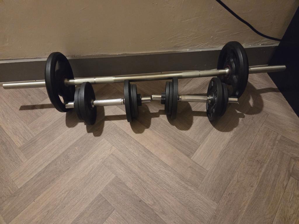 Lot 30kg + 3 barres + 6 stop disque, Sports & Fitness, Équipement de fitness, Enlèvement ou Envoi