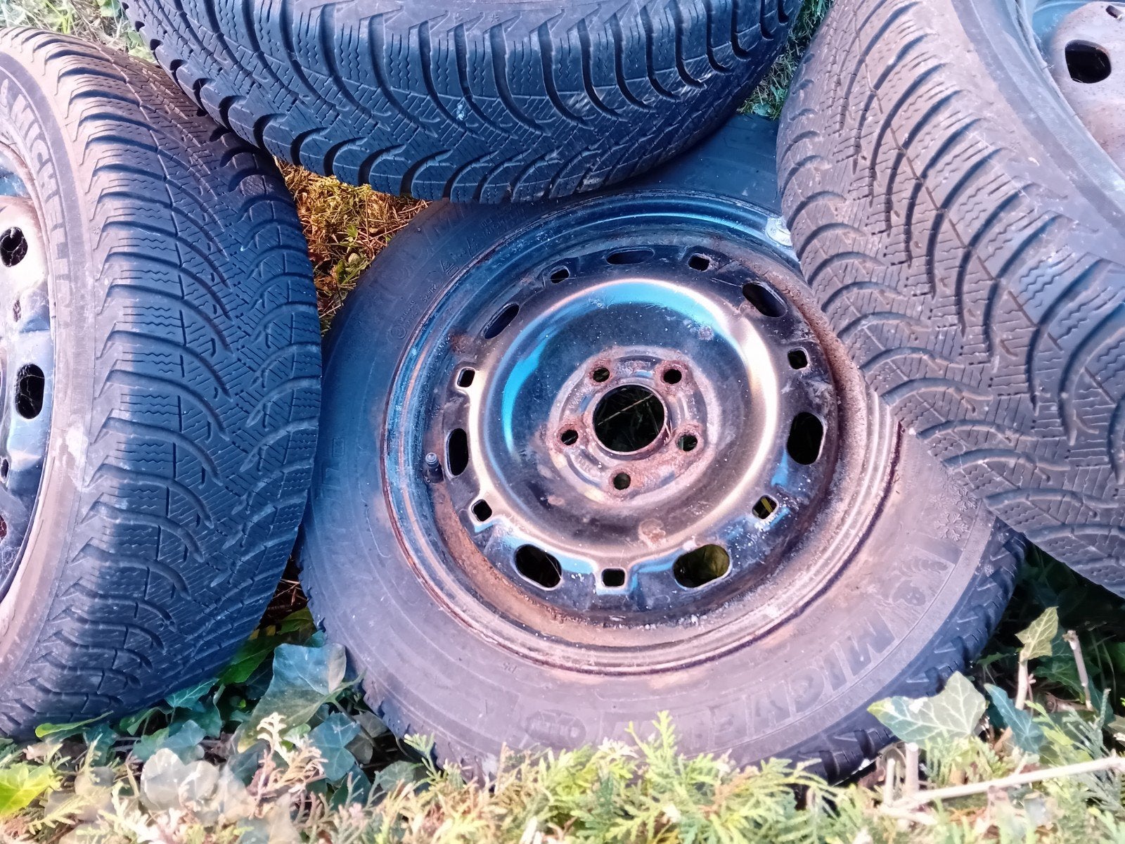 A donner pneus hiver Michelin Alpin, Autos : Pièces & Accessoires, 14 pouces, Pneus hiver, Véhicule de tourisme, 185 mm