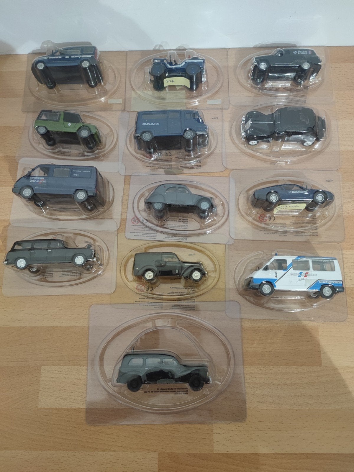 lot gendarmerie 1/43 norev police 13 miniatures collection, Hobby & Loisirs créatifs, Voitures miniatures | 1:43, Enlèvement ou Envoi