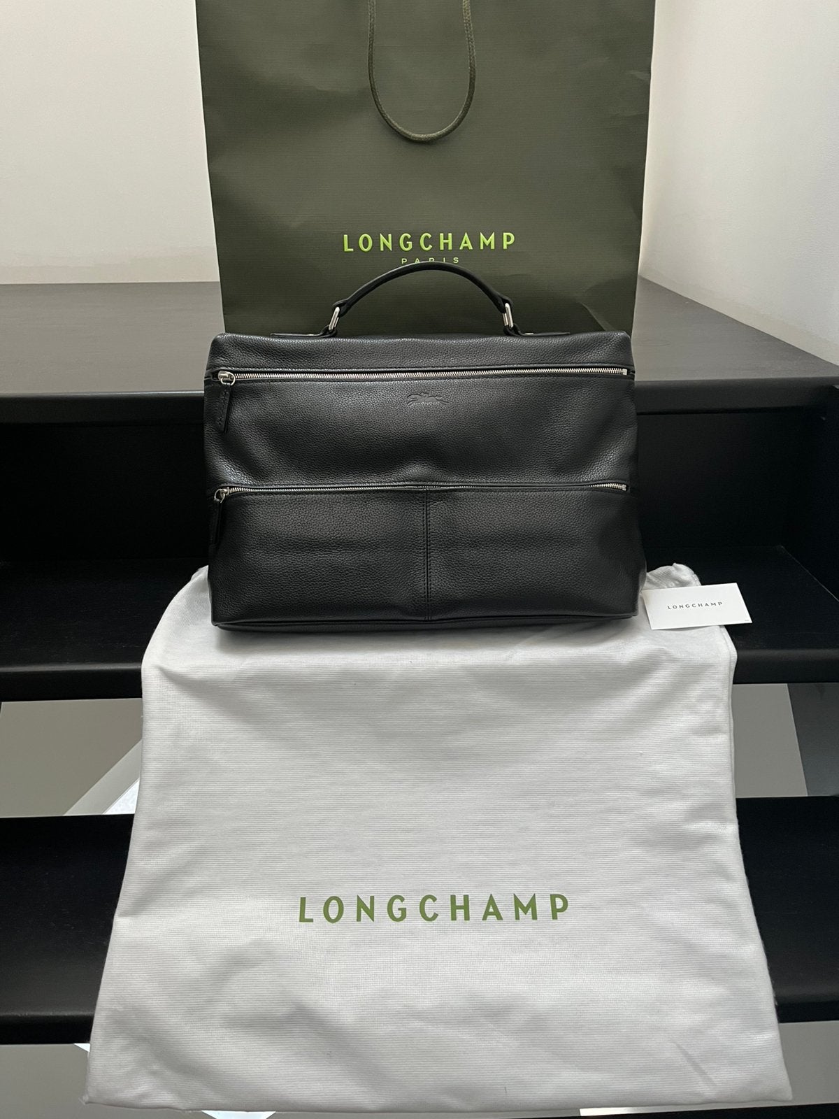 Porte documents sacoche ordinateur cuir noir Longchamp neuf, Enlèvement ou Envoi, Comme neuf, Noir