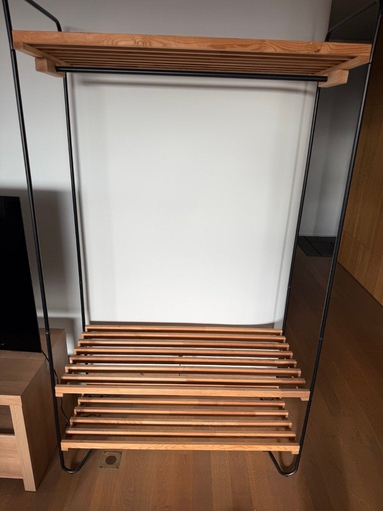 Jassen- en schoenenrek – zwart met hout – 113 cm, Ophalen, Gebruikt, 100 tot 150 cm, Metaal