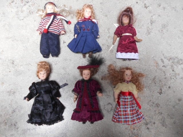 Porselein popjes / Per popje 5 € / 6  voor 20 €., Verzamelen, Poppen, Ophalen of Verzenden