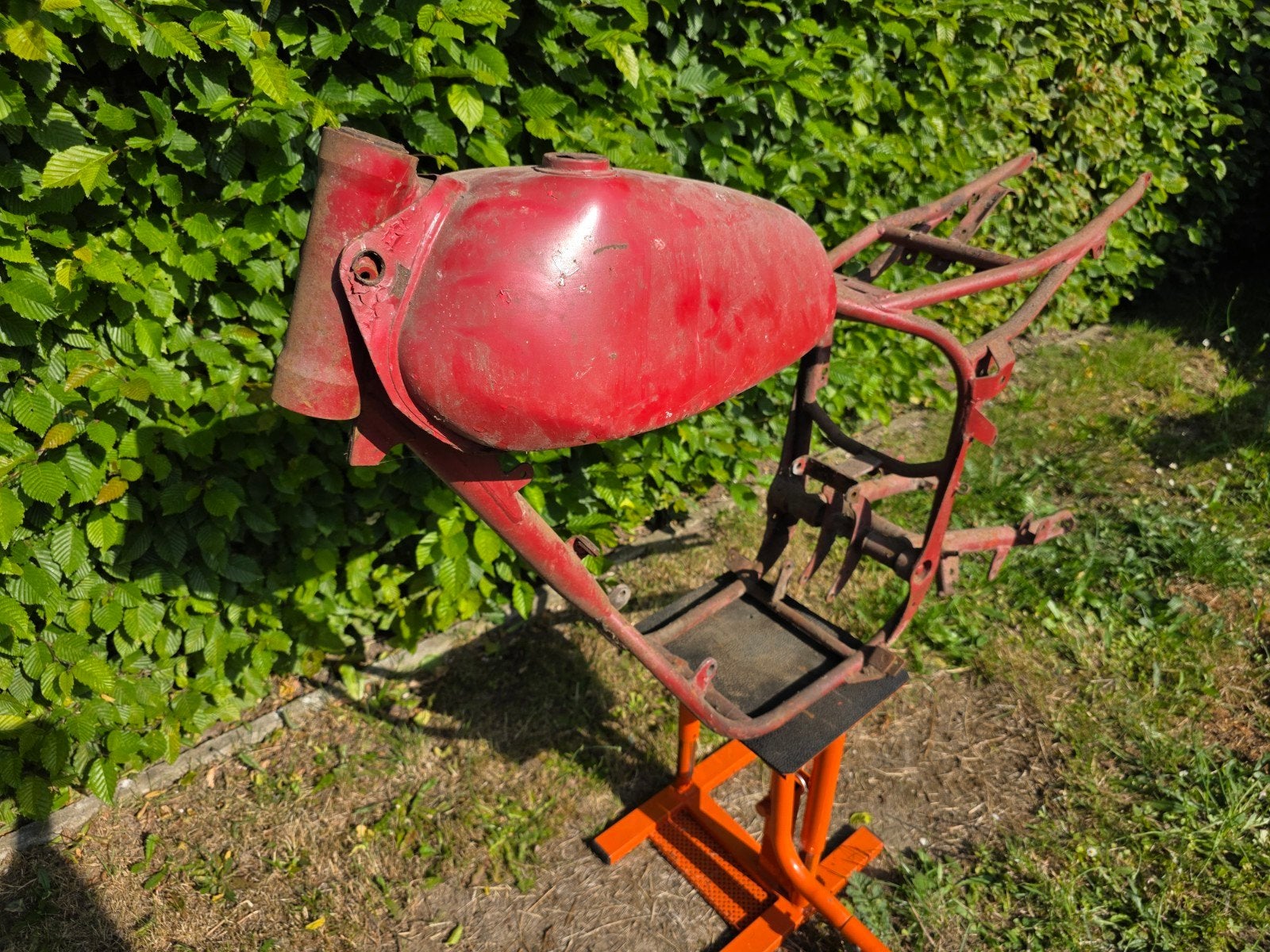 Beta Tr6 frame + tank, Fietsen en Brommers, Brommeronderdelen | Oldtimers, Gebruikt, Overige merken, Frame, Ophalen