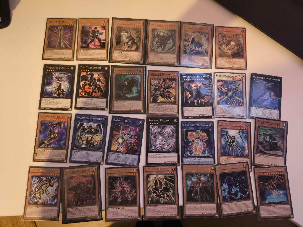 45+ Yu Gi Oh kaarten [4/5], Ophalen, Nieuw, Meerdere kaarten, Foil