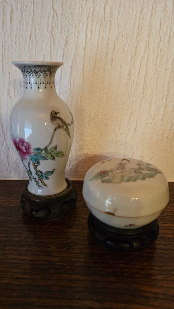 Chinees porseleinen vaasje en potje, Ophalen