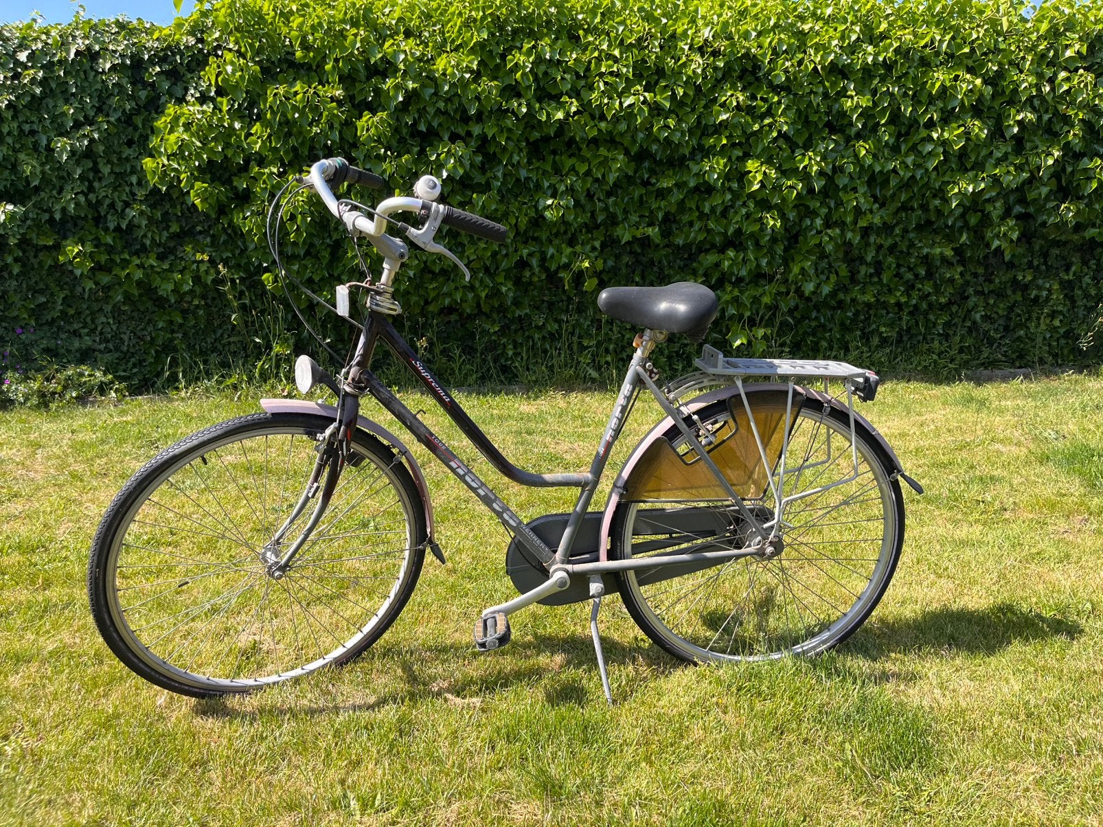 Damesfiets met wat opknapwerk, Ophalen, Zo goed als nieuw