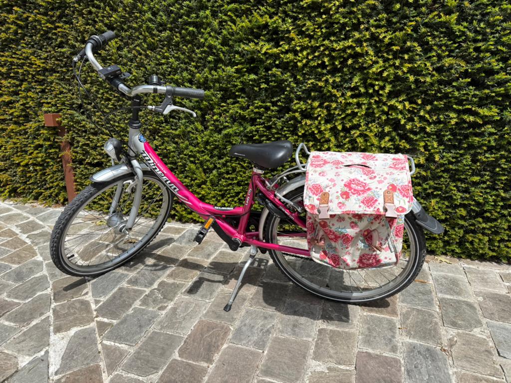 Meisjesfiets 24” Minerva, Fietsen en Brommers, Ophalen, Zo goed als nieuw, Versnellingen