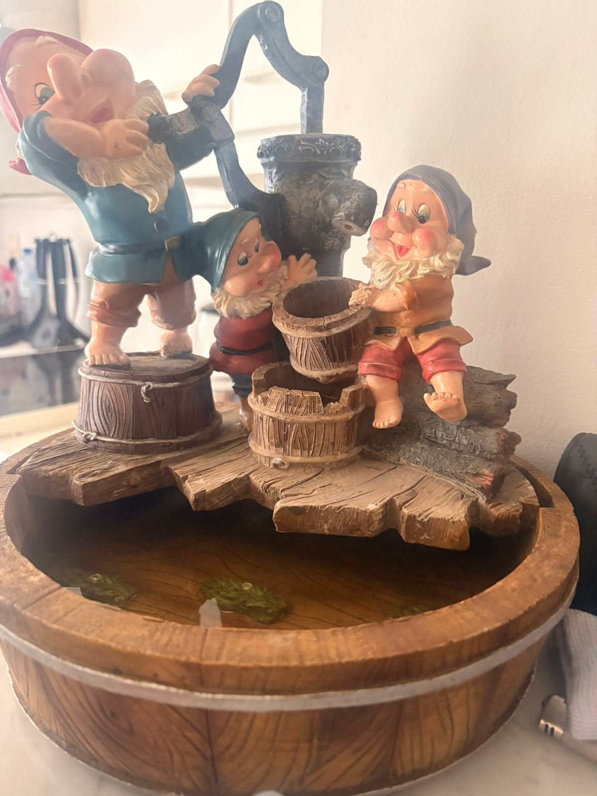 Te koop met water fontijntje werkt nog, Enlèvement, Comme neuf