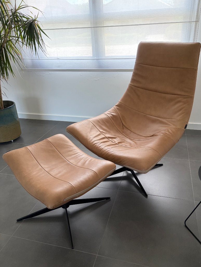 Lederen fauteuil met voetbank, Huis en Inrichting, Fauteuils, Ophalen, Gebruikt, Leer