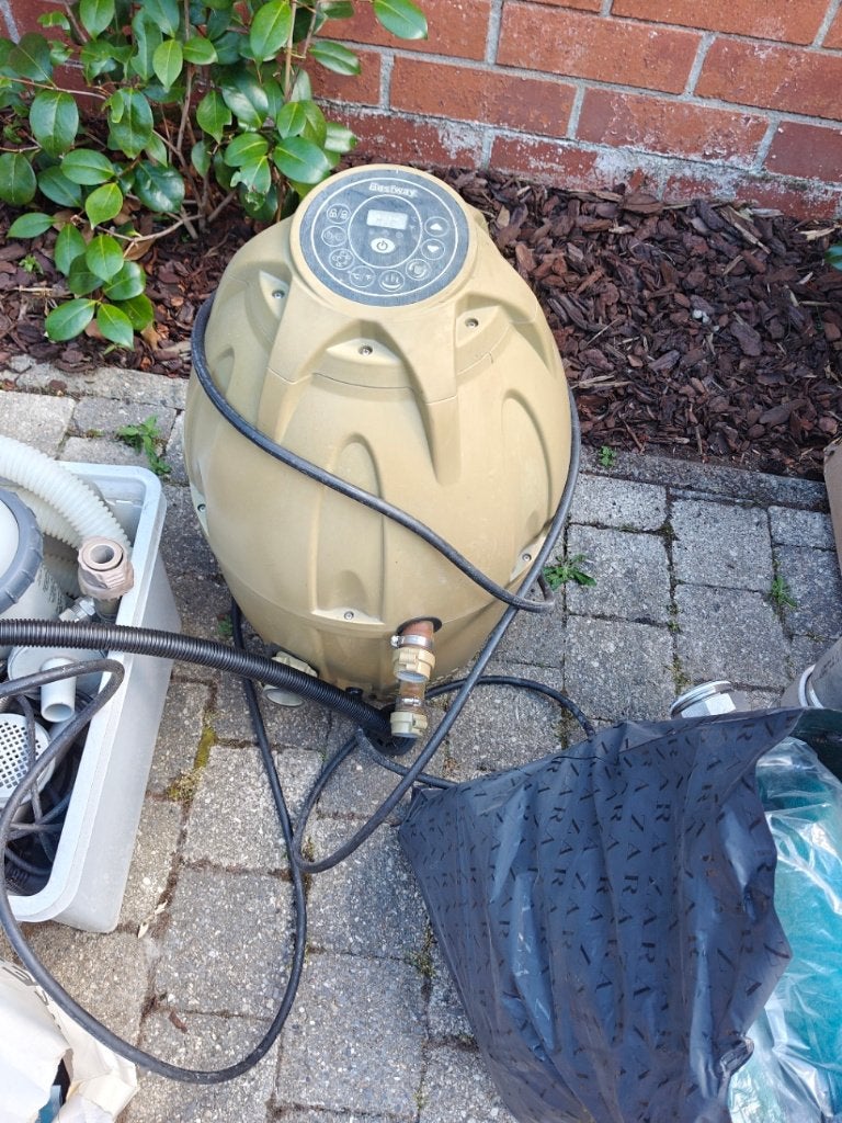 Opblaasbare Jacuzzi, gratis!, Tuin en Terras, Bubbelbaden en Hottubs, Ophalen, Gebruikt, Filter, Opblaasbaar