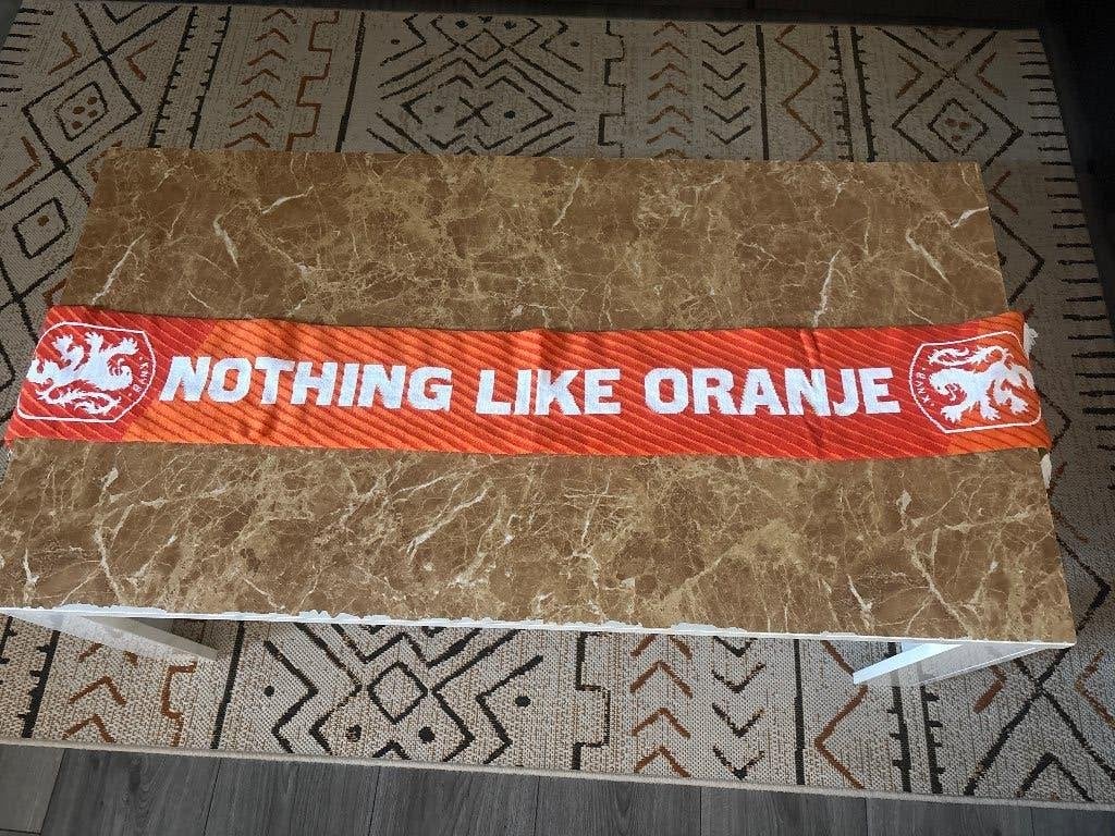 Nothing like Oranje sjaal, Vêtements | Femmes, Bonnets, Écharpes & Gants, Enlèvement, Écharpe