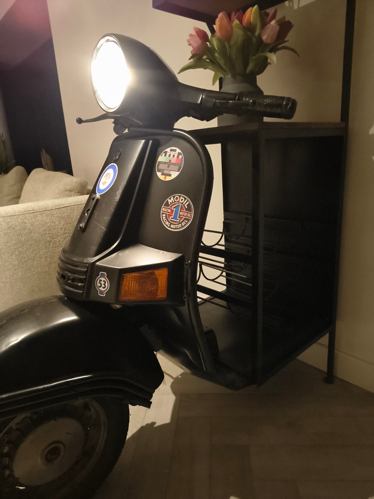 Vespa bar of wandkast met verlichtkng, Ophalen