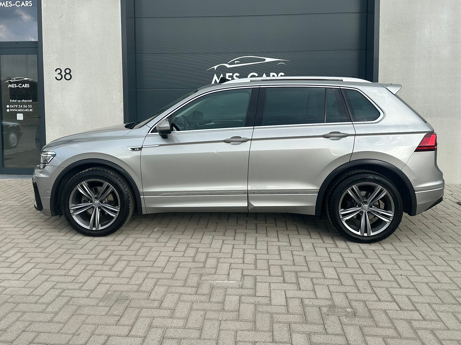 Volkswagen Tiguan Rline 2.0TDI - 150CV DSG / Pano Xénon Full, Argent ou Gris, Entreprise, Entretenue par le concessionnaire, Noir