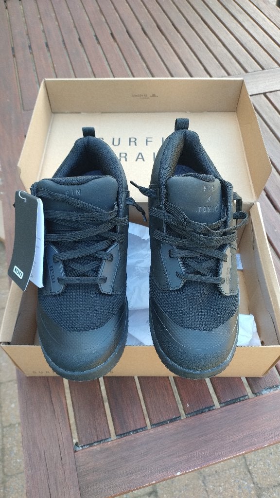 Nieuwe flatpedal mtb schoenen ION Scrub Amp mt 44 /43, Enlèvement, Neuf, Femmes, Chaussures