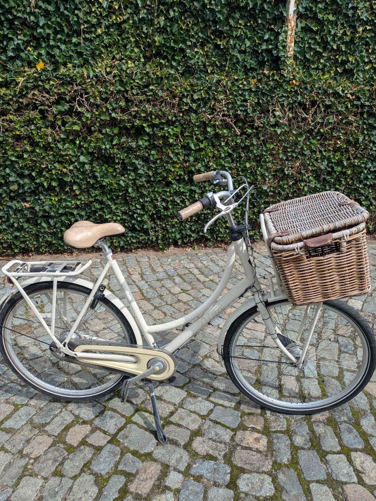 Batavus Diva, witte damesfiets, Ophalen, Versnellingen, 56 cm of meer, Zo goed als nieuw
