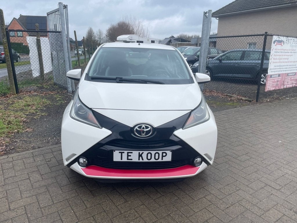 Toyota Aygo 1.0 benzine van 01/2015 met 112000km!, Autos, Toyota, Achat, Entreprise, Noir, 5 portes