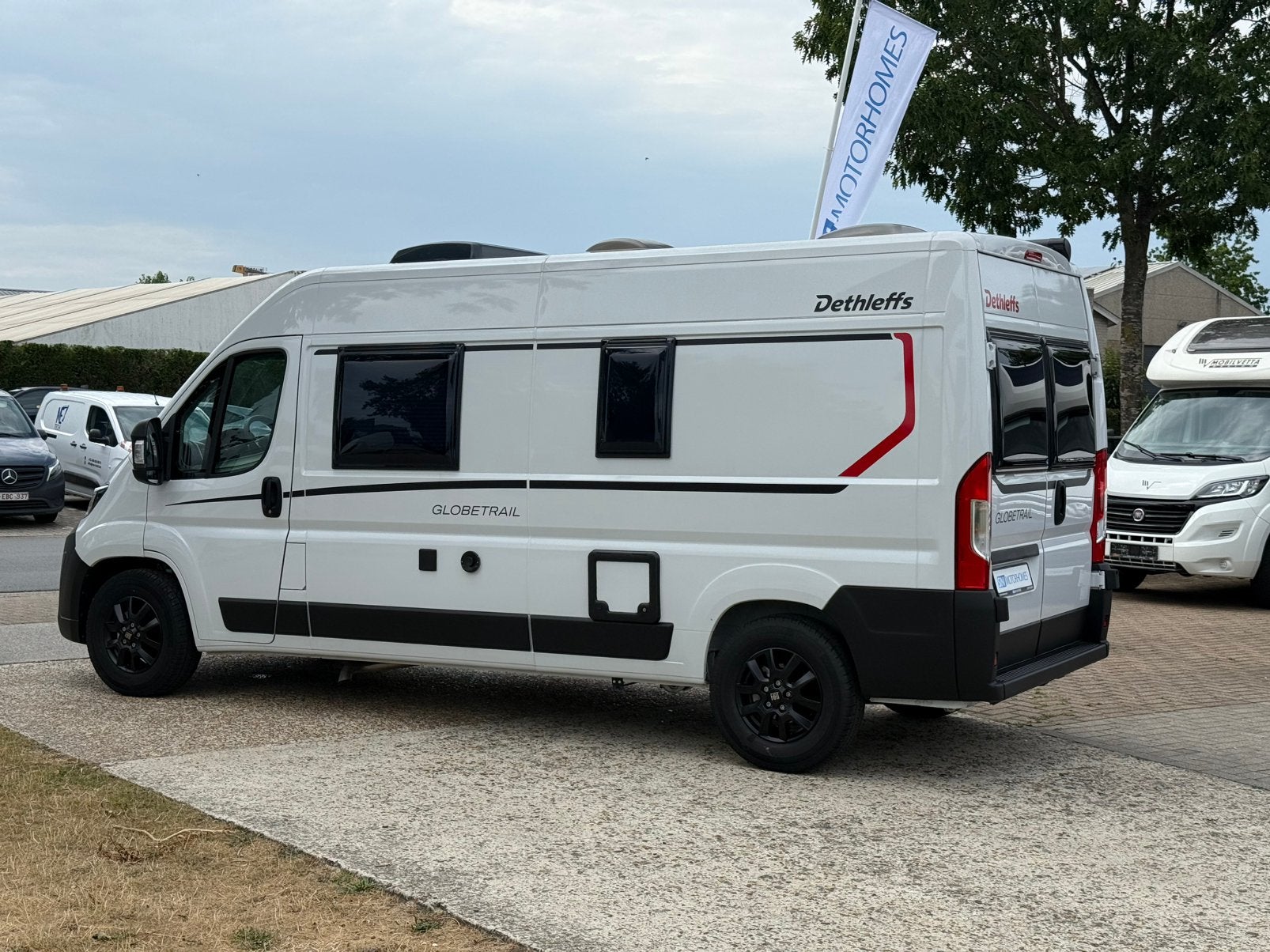 FIAT DETHLEFFS GLOBETRAIL 600 DS - NEW - 6 METER*, Caravans en Kamperen, Mobilhomes, Buscamper of Camperbus, Fiat, Douche, Bedrijf