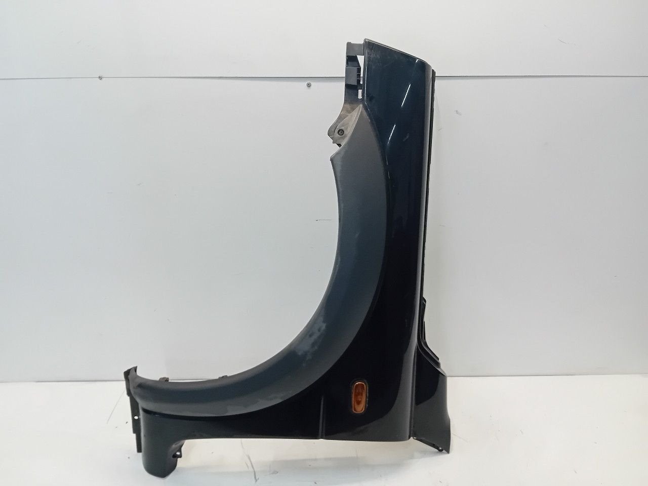 Spatbord links voor Land Rover Freelander, Onderdelen@venauto.nl, Van der Ven Autorecycling B.V., Ettenseweg 76, 4706 PB Roosendaal, The Netherlands