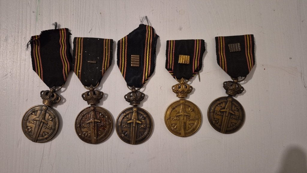 Lot de 5 Médailles de la Résistance Armée 1940-1945, Enlèvement