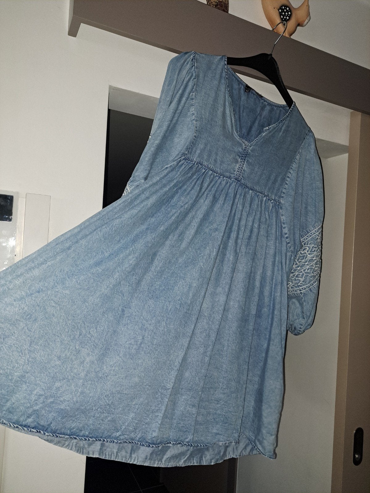 Norah, spijkerjurk met borduursel, mt 42, Kleding | Dames, Blouses en Tunieken, Blauw, Maat 42/44 (L), Ophalen of Verzenden, Zo goed als nieuw