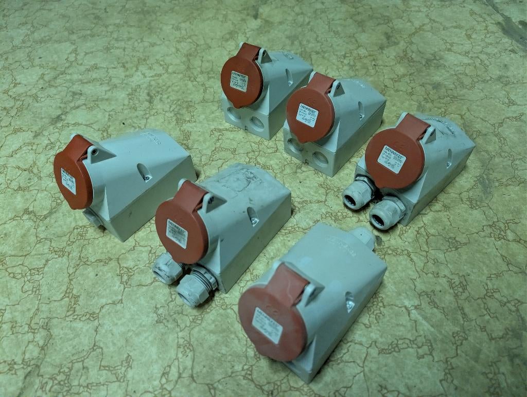 3F stopcontacten mennekes opbouw – 8 stuks, Ophalen of Verzenden, Gebruikt, Stopcontact