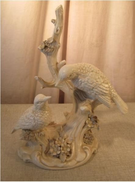 Prachtig Italiaans Porseleine Beeld met vogels - 27cm, Ophalen of Verzenden, Steen of Keramiek, Beeld, Vogel