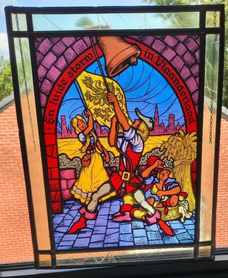 Vintage Glas-in-lood Paneel – Vlaamse Leeuw / Roeland thema, Huis en Inrichting, Ophalen, Gebruikt, 45 cm, 33 cm