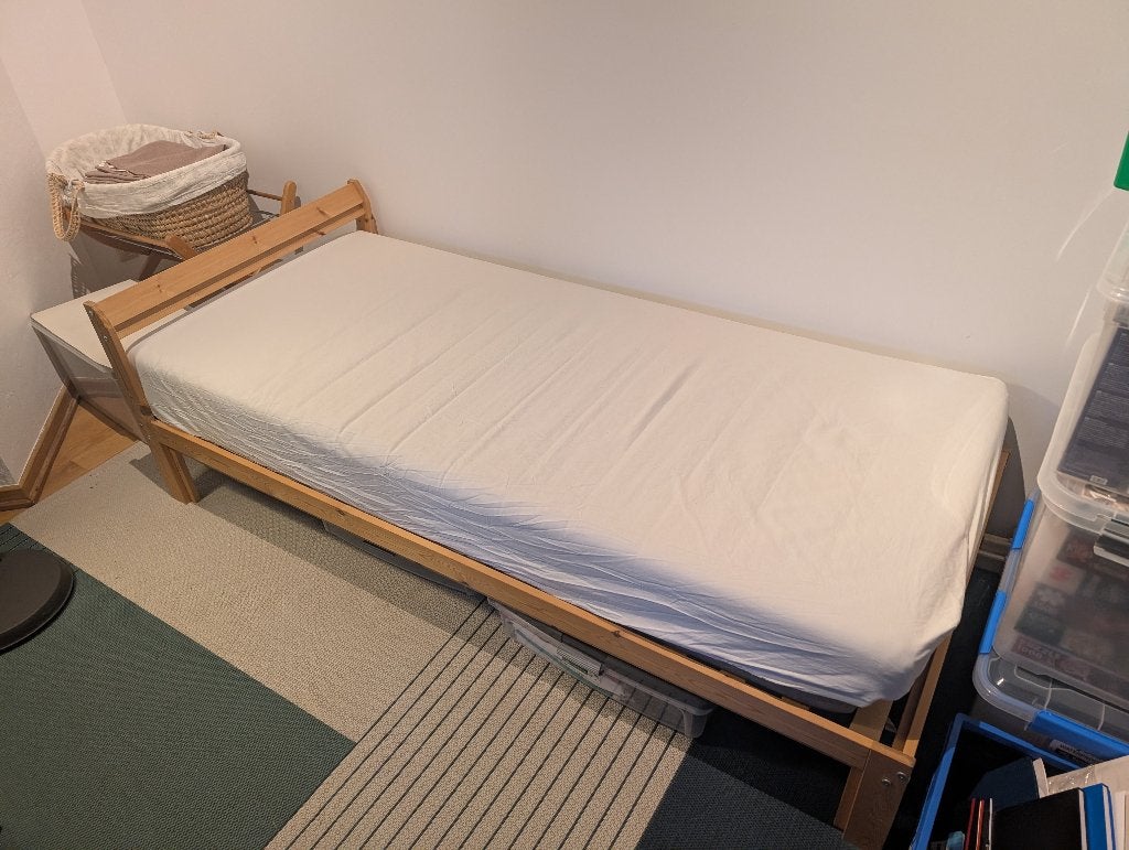 Lit simple IKEA complet (90x200) + 2 matelas - Très bon état, Maison & Meubles, 90 cm, Autres couleurs, Enlèvement, 200 cm