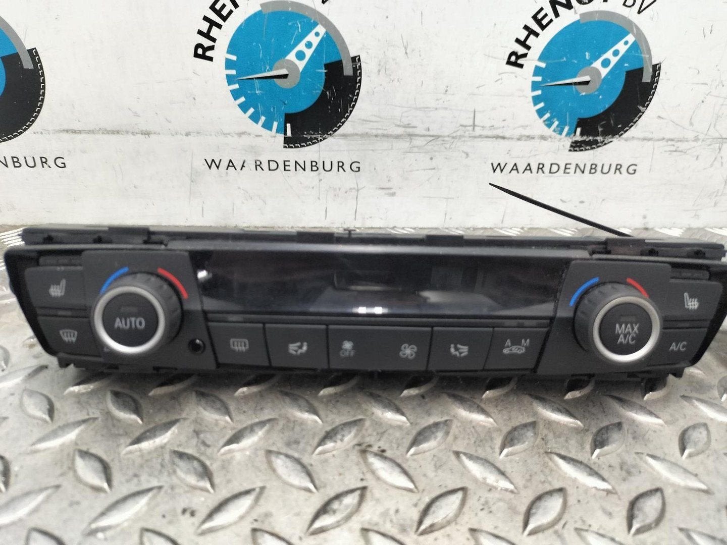 BMW 1 SERIES F20 116i High Exe.  KACHEL BEDIENINGSPANEEL 201, Ophalen of Verzenden, Gebruikt, ARN erkend