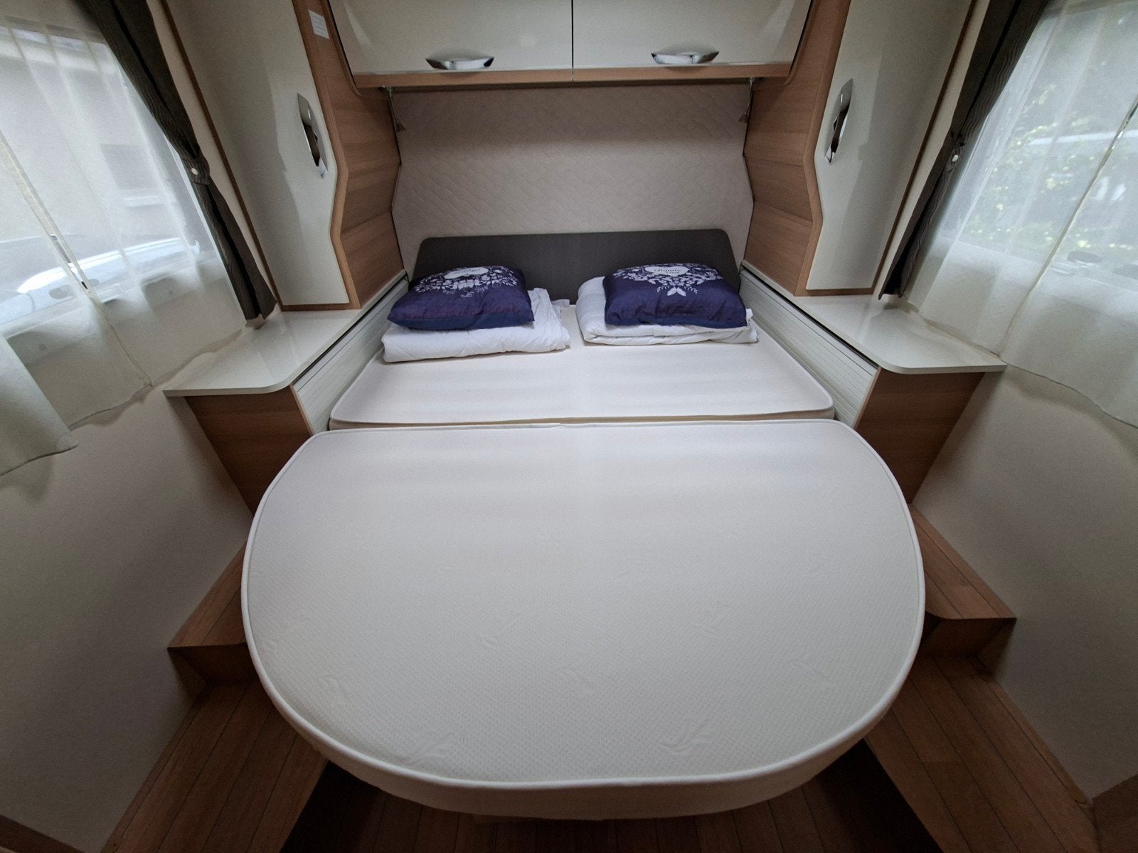 Matras voor kingsize bed camper te koop: in perfecte staat, Caravans en Kamperen, Particulier