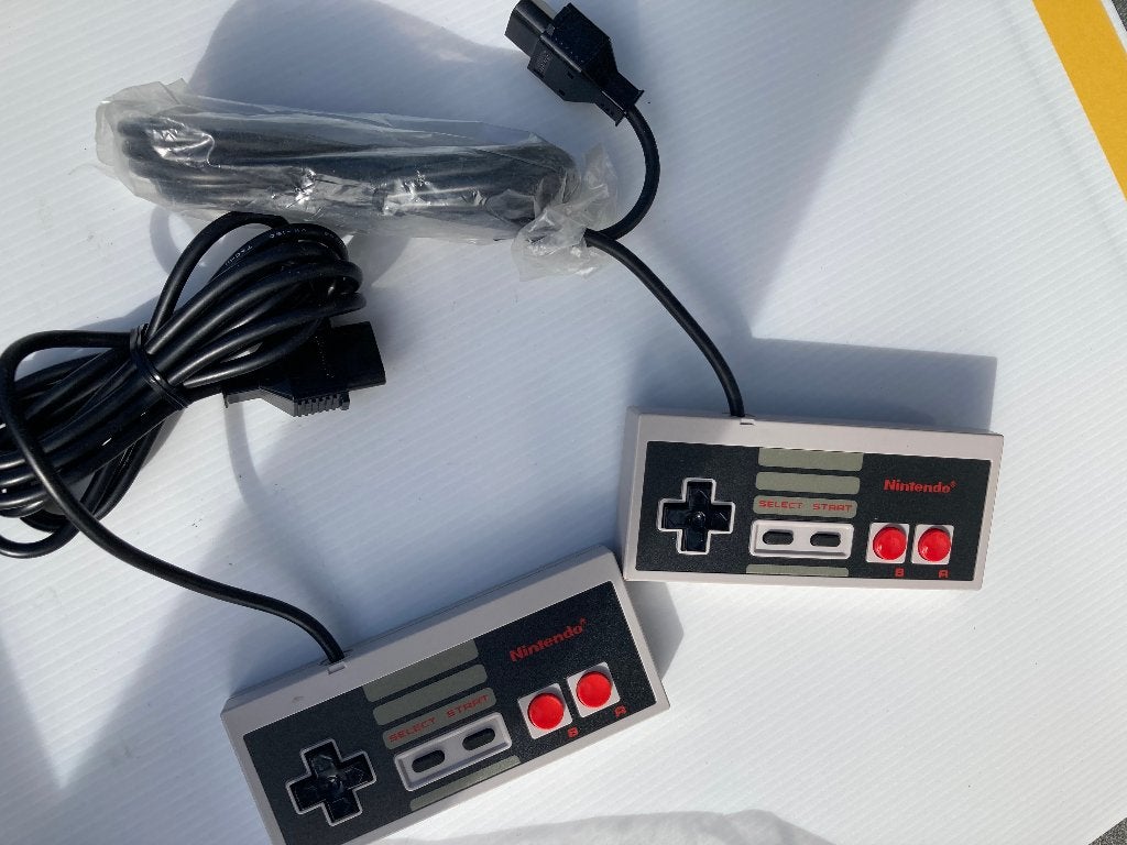 2 nieuwe nes controllers, Games en Spelcomputers, Ophalen of Verzenden