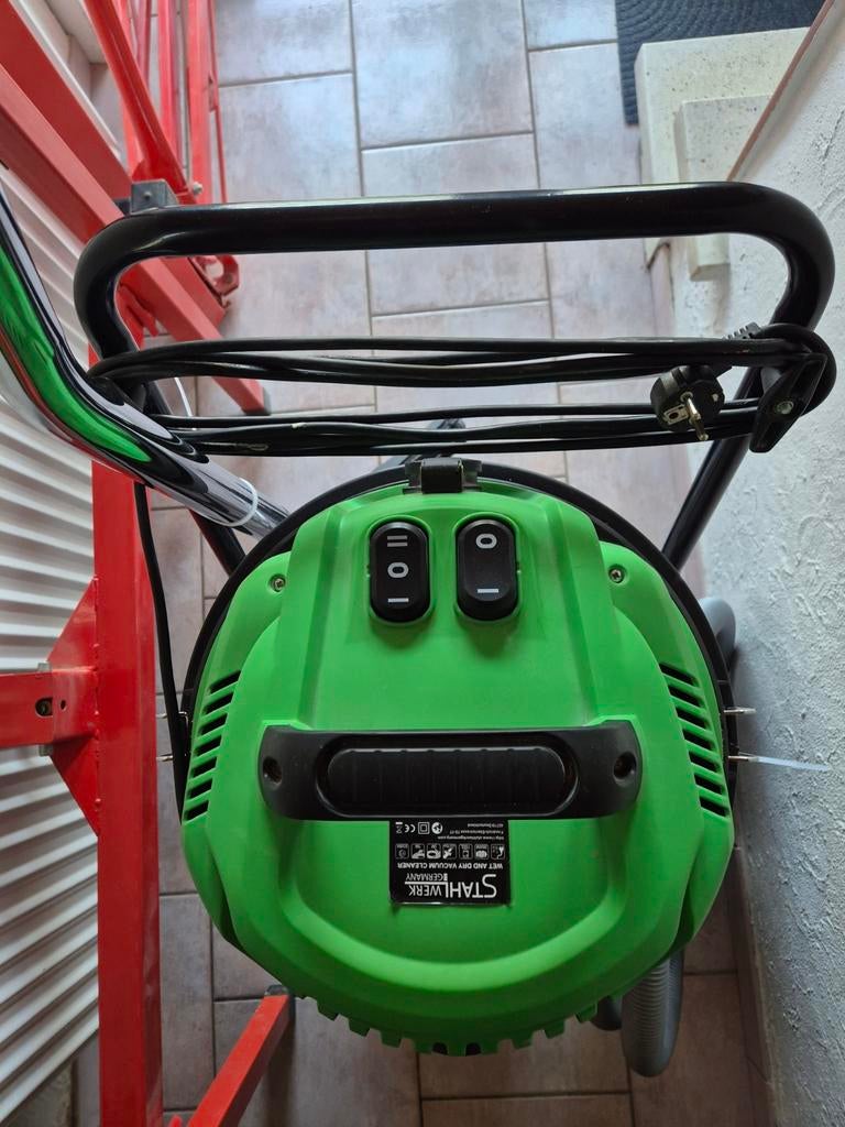 Aspirateur de chantier STAHLEWERK, Enlèvement