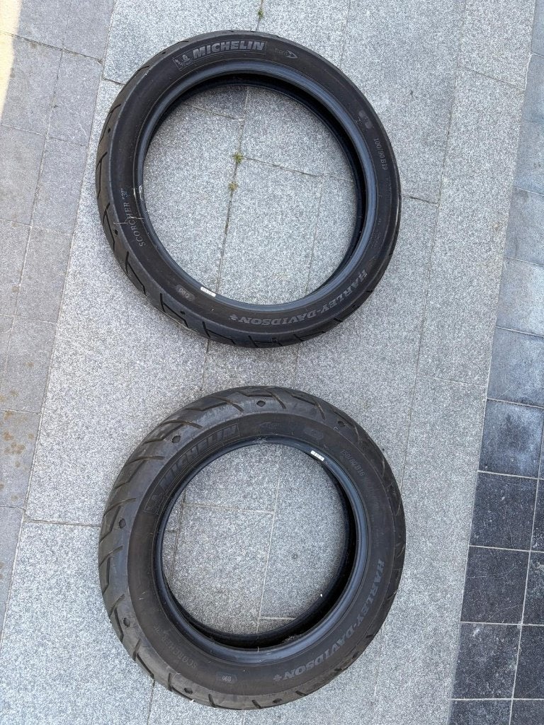 Harley voor - en achterband, Motoren, Ophalen