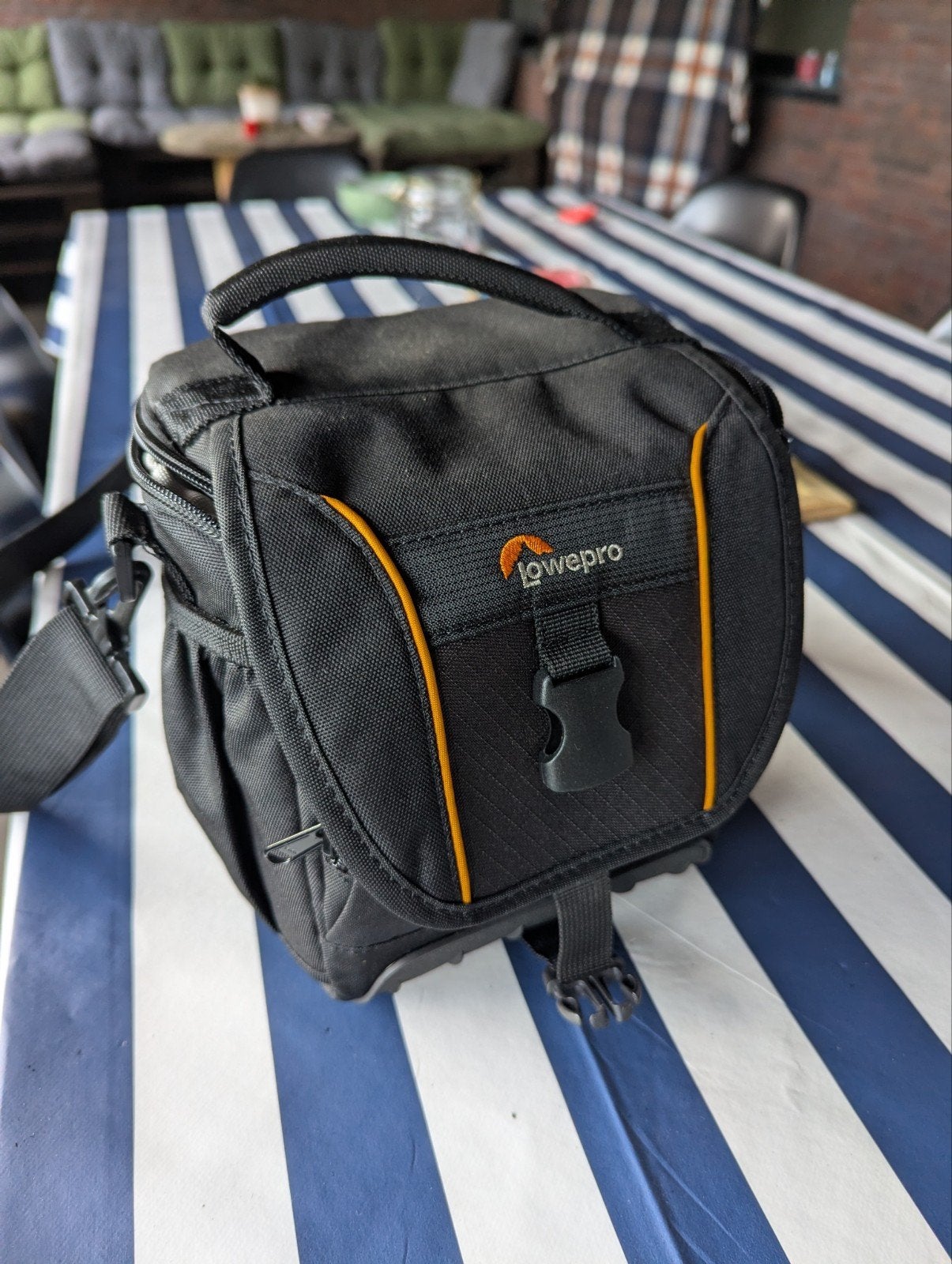 Lowepro Adventura SH 140 Zwart - Cameratas, Audio, Tv en Foto, Foto | Cameratassen, Ophalen, Zwart, Lowepro