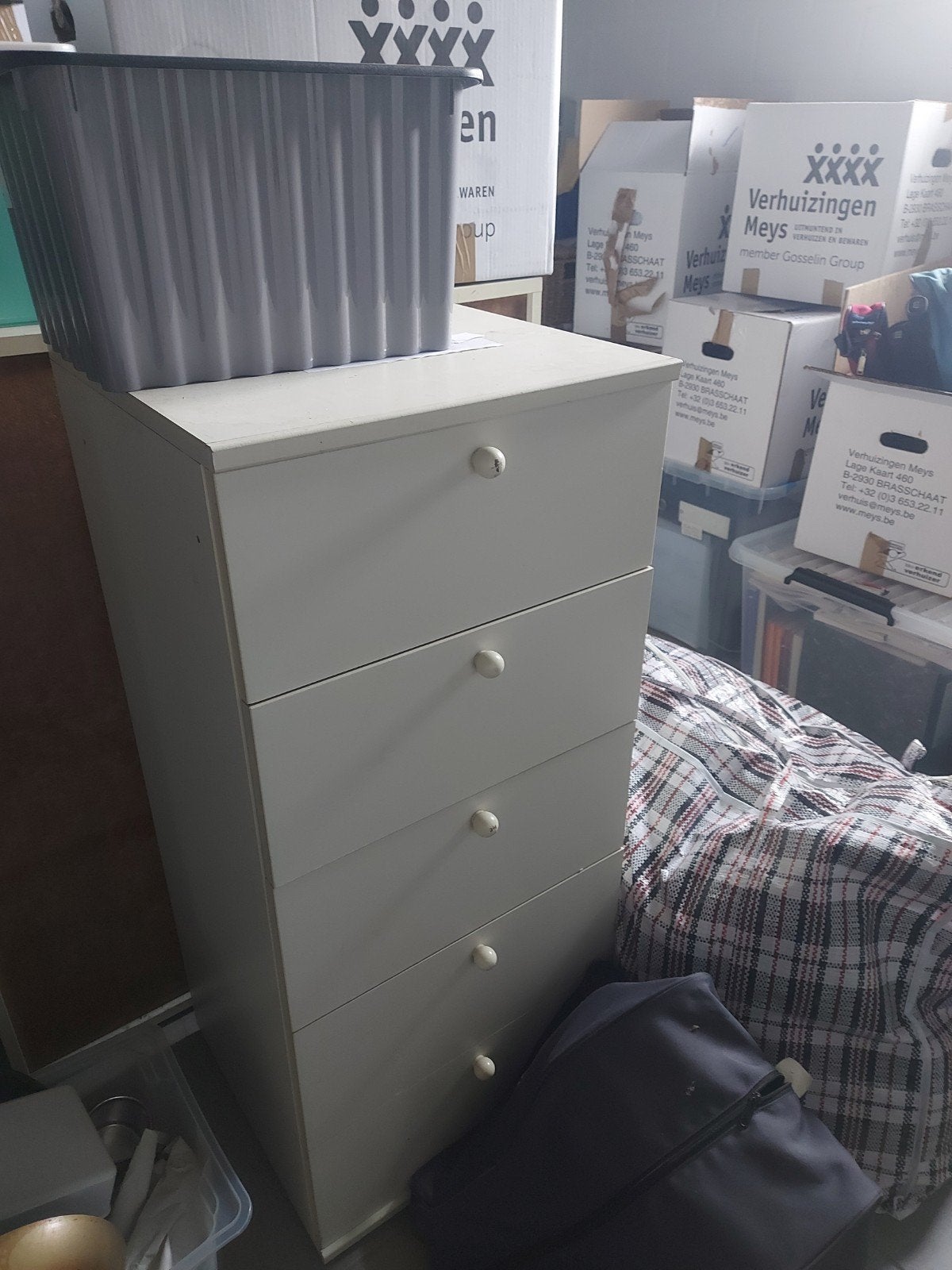 GRATIS; 4 verschillde garage kasten te geef, Huis en Inrichting, Ophalen