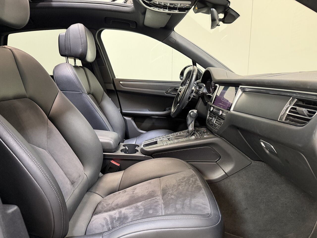 Porsche Macan 2.0 Benzine - Pano - Cam -CarPlay - Topstaat!, Auto's, 245 pk, 4 cilinders, 0 kg, Zwart